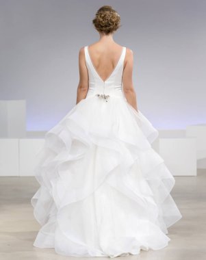 Anne Barge - Güz 2017 koleksiyonu - New York moda hafta gelin