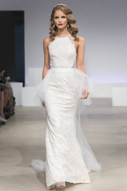 Anne Barge - Güz 2017 koleksiyonu - New York moda hafta gelin