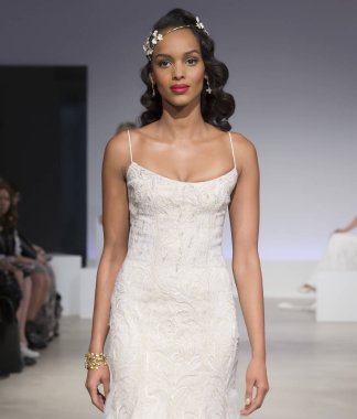 Anne Barge - Güz 2017 koleksiyonu - New York moda hafta gelin