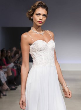 Anne Barge - Güz 2017 koleksiyonu - New York moda hafta gelin