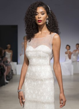 Anne Barge - Güz 2017 koleksiyonu - New York moda hafta gelin