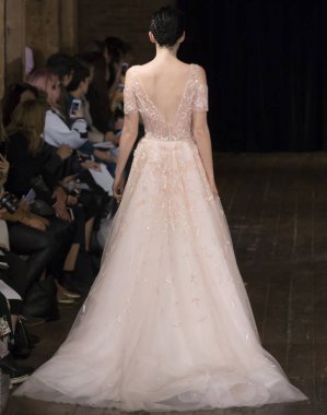 Rita Vinieris - Güz 2017 koleksiyonu - New York Fashio tarafından Rivini