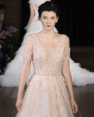 Rita Vinieris - Güz 2017 koleksiyonu - New York Fashio tarafından Rivini