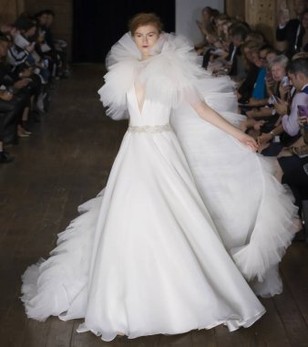 Rita Vinieris - Güz 2017 koleksiyonu - New York Fashio tarafından Rivini