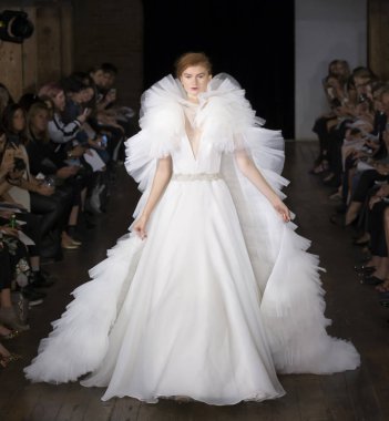 Rita Vinieris - Güz 2017 koleksiyonu - New York Fashio tarafından Rivini