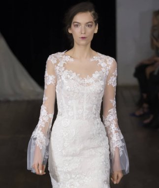 Rita Vinieris - Güz 2017 koleksiyonu - New York Fashio tarafından Rivini