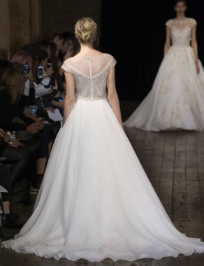 Rita Vinieris - Güz 2017 koleksiyonu - New York Fashio tarafından Rivini