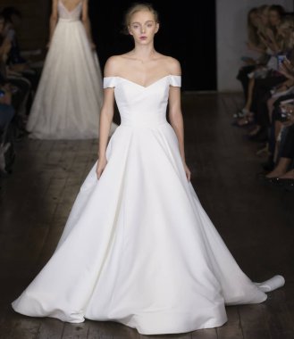 Rita Vinieris - Güz 2017 koleksiyonu - New York Fashio tarafından Rivini