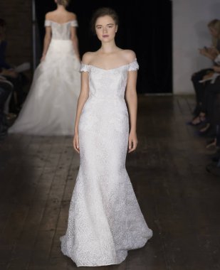 Rita Vinieris - Güz 2017 koleksiyonu - New York Fashio tarafından Rivini