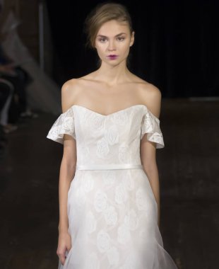 Rita Vinieris - Güz 2017 koleksiyonu - New York Fashio tarafından Rivini