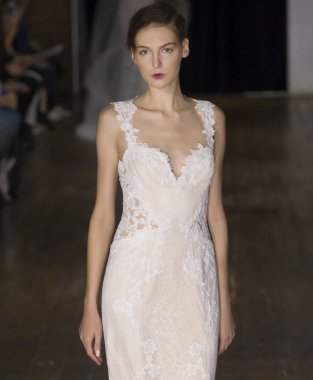 Rita Vinieris - Güz 2017 koleksiyonu - New York Fashio tarafından Rivini