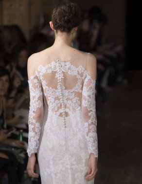 Rita Vinieris - Güz 2017 koleksiyonu - New York Fashio tarafından Rivini