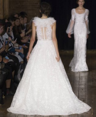 Rita Vinieris - Güz 2017 koleksiyonu - New York Fashio tarafından Rivini