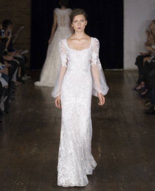 Rita Vinieris - Güz 2017 koleksiyonu - New York Fashio tarafından Rivini