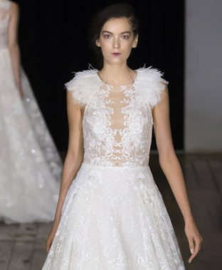 Rita Vinieris - Güz 2017 koleksiyonu - New York Fashio tarafından Rivini