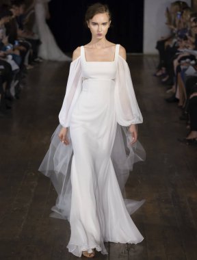 Rita Vinieris - Güz 2017 koleksiyonu - New York Fashio tarafından Rivini