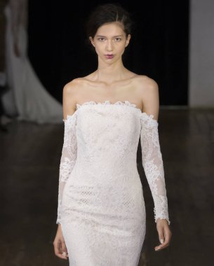 Rita Vinieris - Güz 2017 koleksiyonu - New York Fashio tarafından Rivini