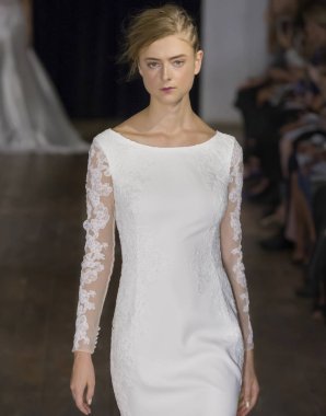 Rita Vinieris - Güz 2017 koleksiyonu - New York Fashio tarafından Rivini