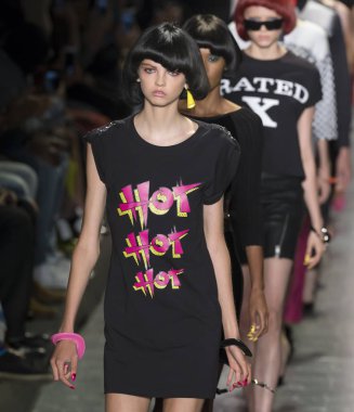 Jeremy Scott - bahar 2017 koleksiyonu