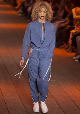 DKNY - bahar 2017 koleksiyonu