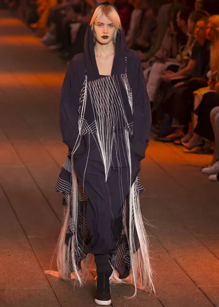 DKNY - bahar 2017 koleksiyonu