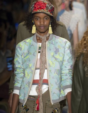 Desigual - Bahar 2017 Koleksiyonu