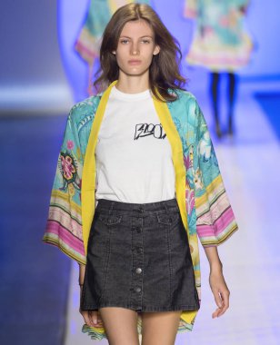 Desigual - prova - bahar 2017 koleksiyonu