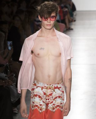 Custo Barcelona - bahar 2017 koleksiyonu