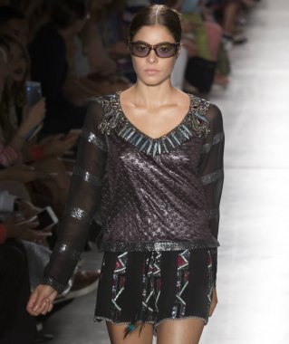 Custo Barcelona - bahar 2017 koleksiyonu