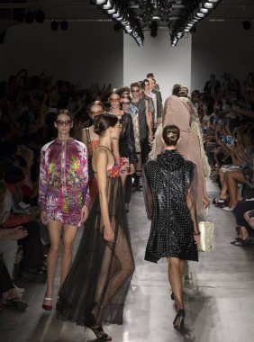 Custo Barcelona - bahar 2017 koleksiyonu