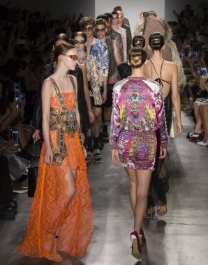 Custo Barcelona - bahar 2017 koleksiyonu