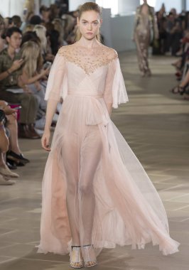 Monique Lhuillier - bahar 2017 koleksiyonu