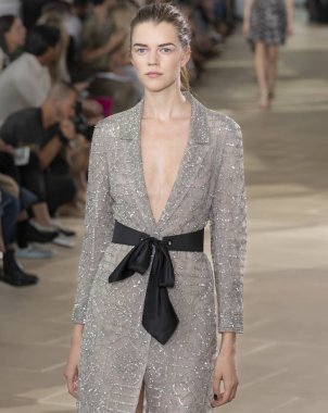 Monique Lhuillier - bahar 2017 koleksiyonu