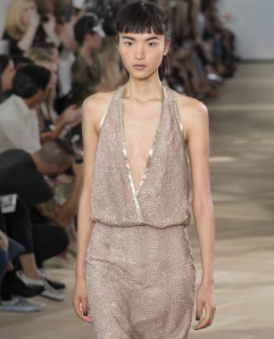 Monique Lhuillier - bahar 2017 koleksiyonu