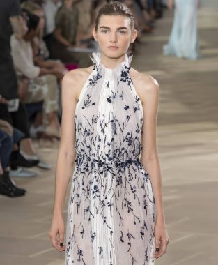 Monique Lhuillier - bahar 2017 koleksiyonu