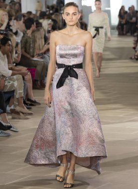 Monique Lhuillier - bahar 2017 koleksiyonu