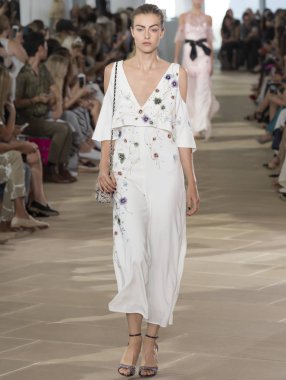 Monique Lhuillier - bahar 2017 koleksiyonu