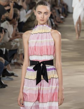 Monique Lhuillier - bahar 2017 koleksiyonu