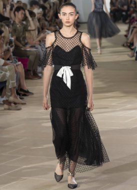 Monique Lhuillier - bahar 2017 koleksiyonu