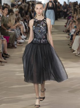 Monique Lhuillier - bahar 2017 koleksiyonu