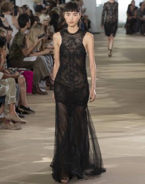 Monique Lhuillier - bahar 2017 koleksiyonu