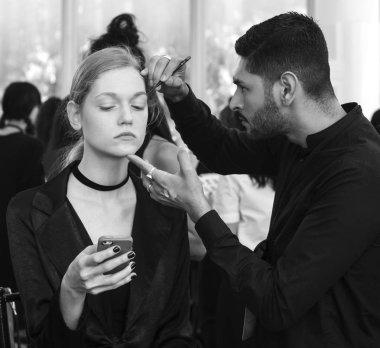 Monique Lhuillier - Backstage - bahar 2017 koleksiyonu