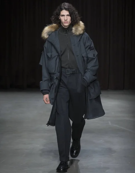 BOSS - Hombres Otoño Invierno 2017 Mens Show —  Fotos de Stock