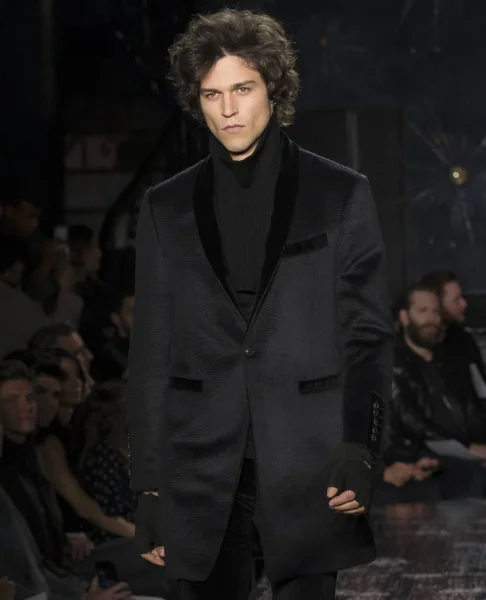 John Varvatos - Hombres Otoño Invierno 2017 Mens Show — Foto de Stock