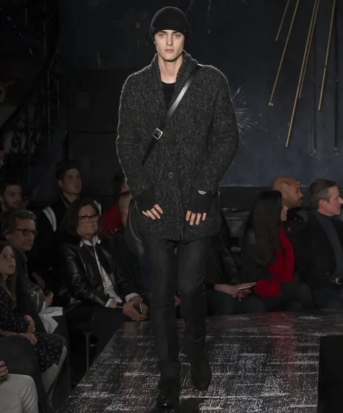 John Varvatos - Männer Herbst Winter 2017 Mens Show — Stockfoto