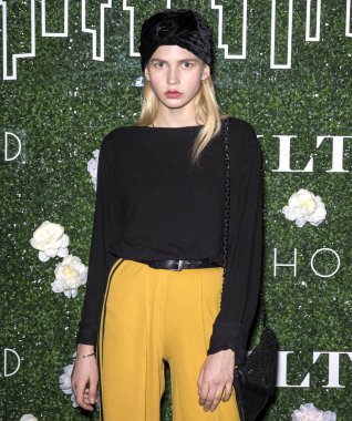 Yaldızlı geçim başlatmak eski Başkan Yardımcısı Joe Biden ile x