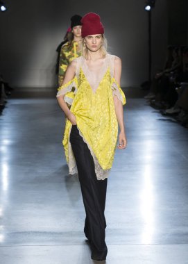 Rehberleri ve Voltaire - 2017 sonbahar koleksiyonu