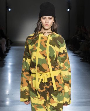 Rehberleri ve Voltaire - 2017 sonbahar koleksiyonu