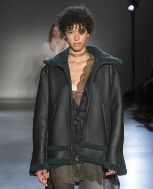 Rehberleri ve Voltaire - 2017 sonbahar koleksiyonu