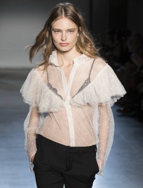 Rehberleri ve Voltaire - 2017 sonbahar koleksiyonu